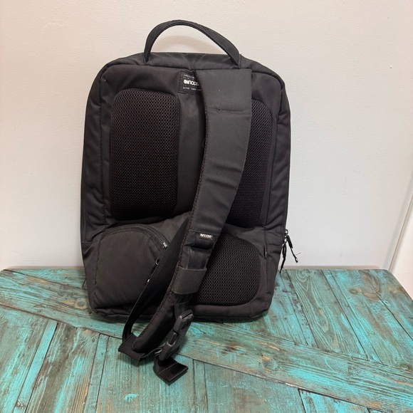 Incase Icon Laptop EDC Sling Bag Travel - Picture 3 of 13